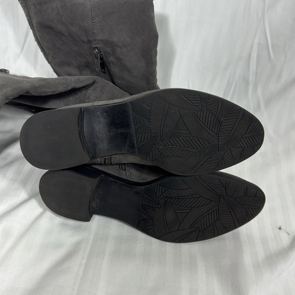 Lime Light Joaquin Faux Suede Studded Knee High Tall Gray Riding Boots Size 8 - Picture 6 of 10